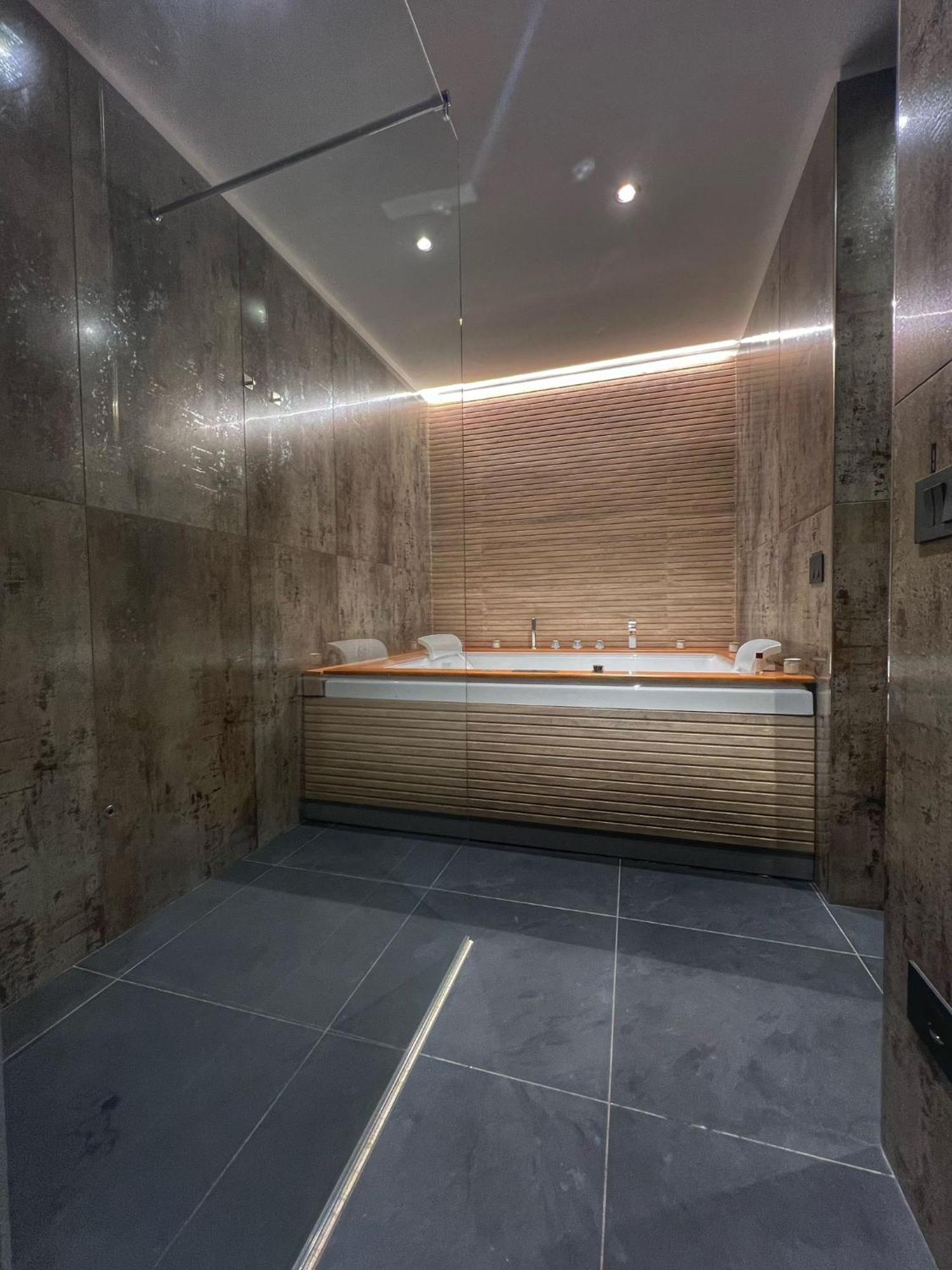 Amay City Suite Бари Екстериор снимка